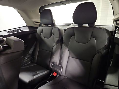 Used 2018 Volvo XC90 T6 Momentum w/ Convenience Package image 27