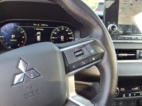 Used 2022 Mitsubishi Outlander SE FWD image 10