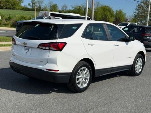 Used 2023 Chevrolet Equinox LS image 13