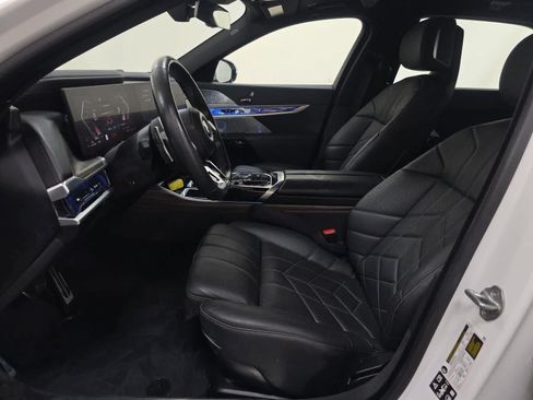 Used 2024 BMW 760i xDrive w/ Executive Package AWD/4WD image 8