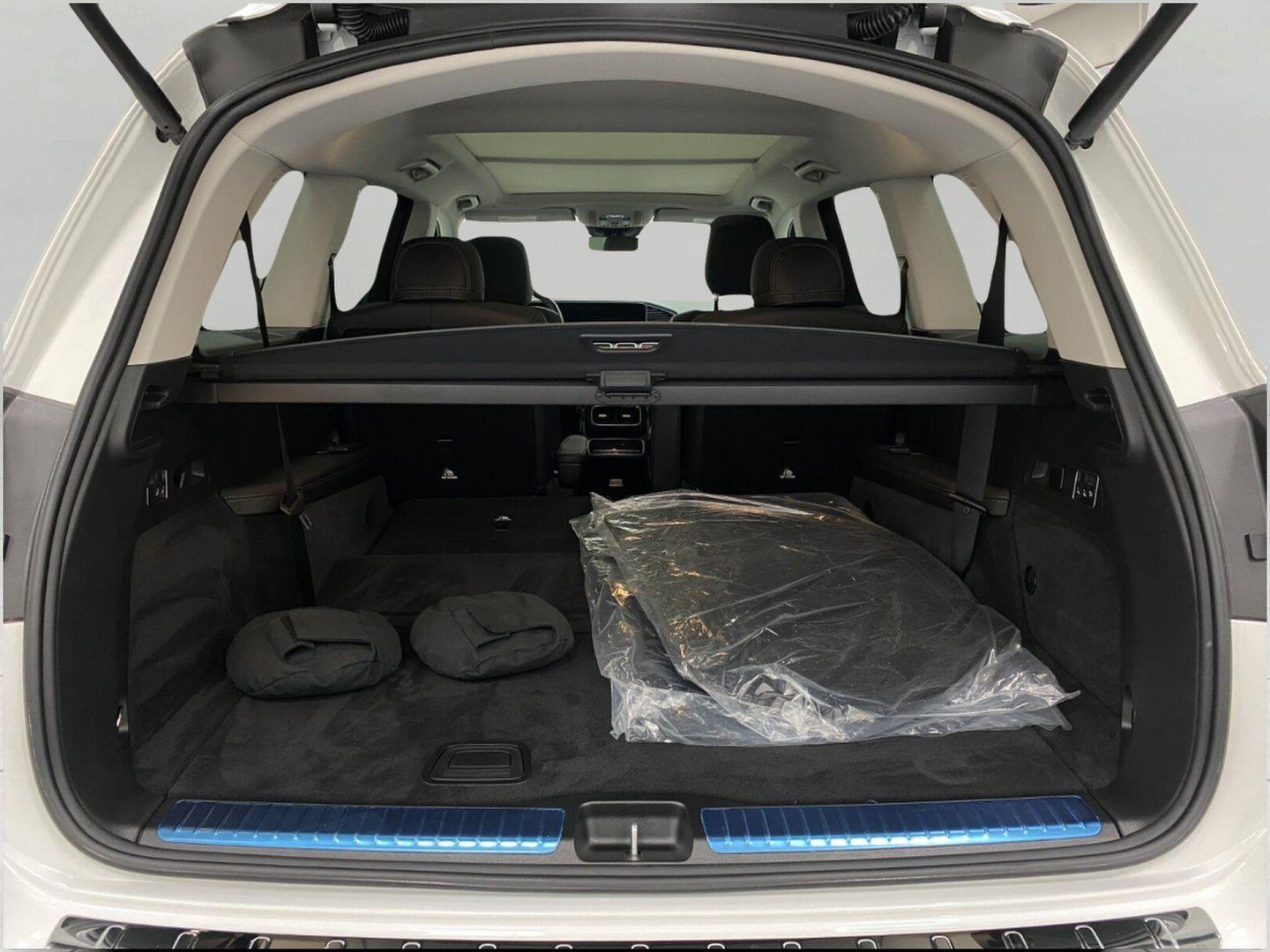 Certified 2026 Mercedes-Benz GLS 450 4MATIC image 6