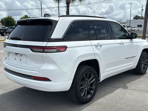Used 2026 Jeep Grand Cherokee Limited AWD/4WD image 5