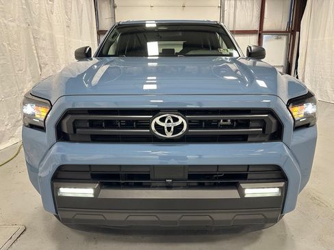Used 2025 Toyota 4Runner SR5 AWD/4WD image 2