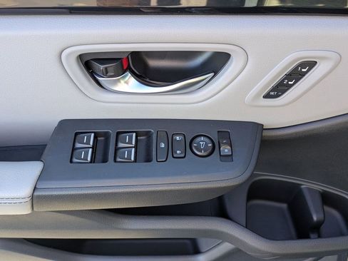 Certified 2023 Honda Pilot Touring image 5