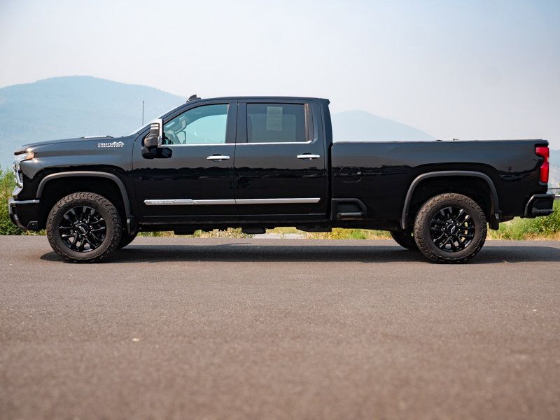 Used 2024 Chevrolet Silverado 3500 High Country w/ Technology Package AWD/4WD image 6
