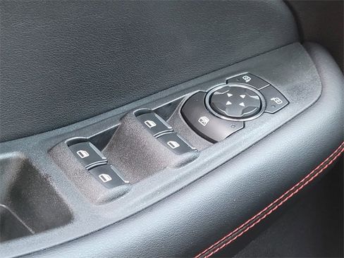 Used 2021 Ford Edge ST-Line image 32