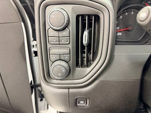 Certified 2025 Chevrolet Silverado 1500 W/T AWD/4WD image 18