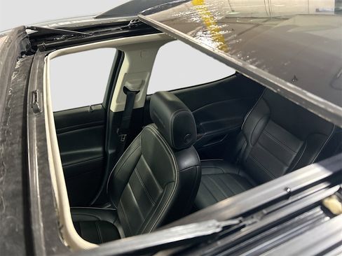 Used 2023 GMC Acadia Denali w/ Denali Technology Package image 23