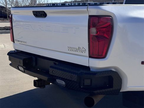 Used 2023 Chevrolet Silverado 3500 High Country image 6