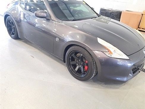 Used 2010 Nissan 370Z Touring w/ Sport Pkg image 3