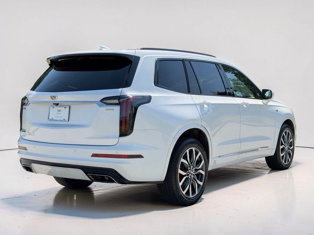 Certified 2024 Cadillac XT6 Sport w/ LPO, Floor Liner Package AWD/4WD image 7