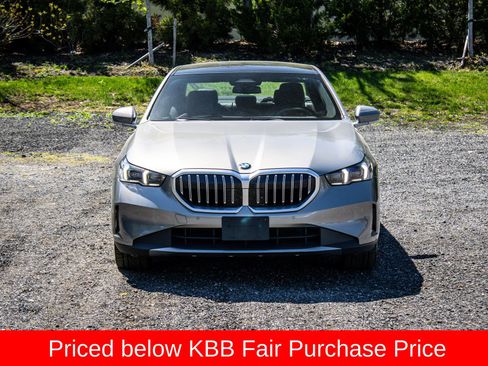 Used 2024 BMW 540i xDrive AWD/4WD image 2