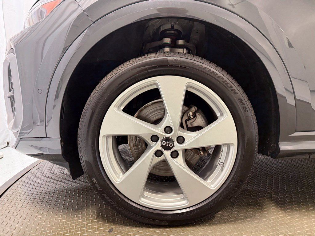 Used 2025 Audi Q5 Premium Plus AWD/4WD image 26