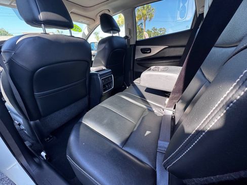 Used 2016 Nissan Murano Platinum w/ Platinum Technology Package FWD image 13
