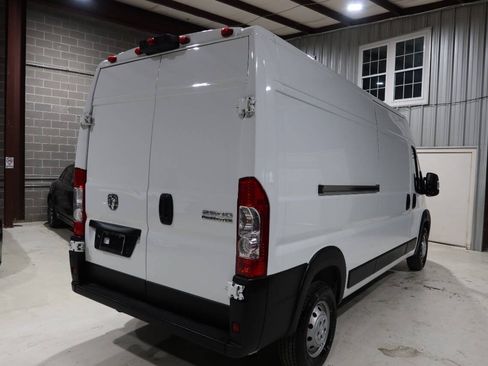 Used 2025 RAM ProMaster 2500 w/ Convenience Group FWD image 5