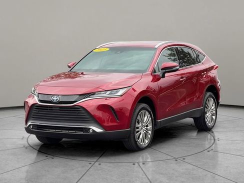 Certified 2023 Toyota Venza XLE image 2
