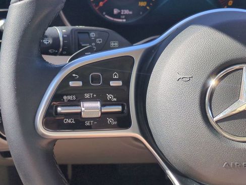 Used 2020 Mercedes-Benz GLC 300 image 25