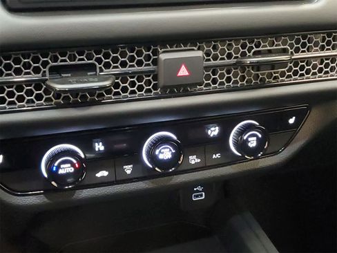 Certified 2025 Honda HR-V Sport image 29