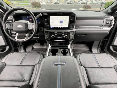 Used 2025 Ford F250 Platinum image 4