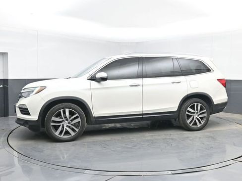 Used 2018 Honda Pilot Touring image 6