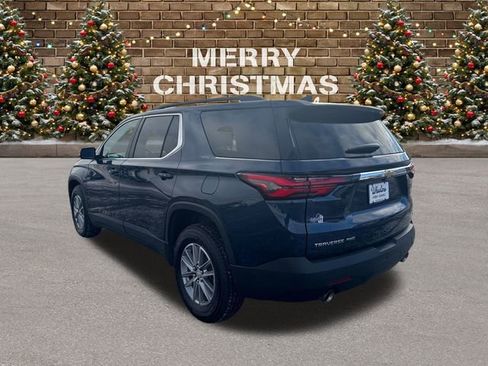 Used 2022 Chevrolet Traverse LT image 3