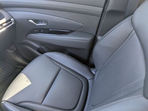 Certified 2025 Hyundai Tucson Limited image 19