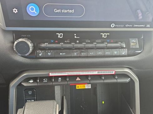 Used 2024 Toyota Tundra Limited image 23