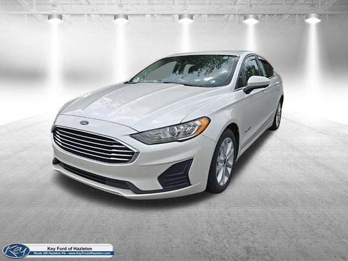 Used 2019 Ford Fusion SE FWD image 3