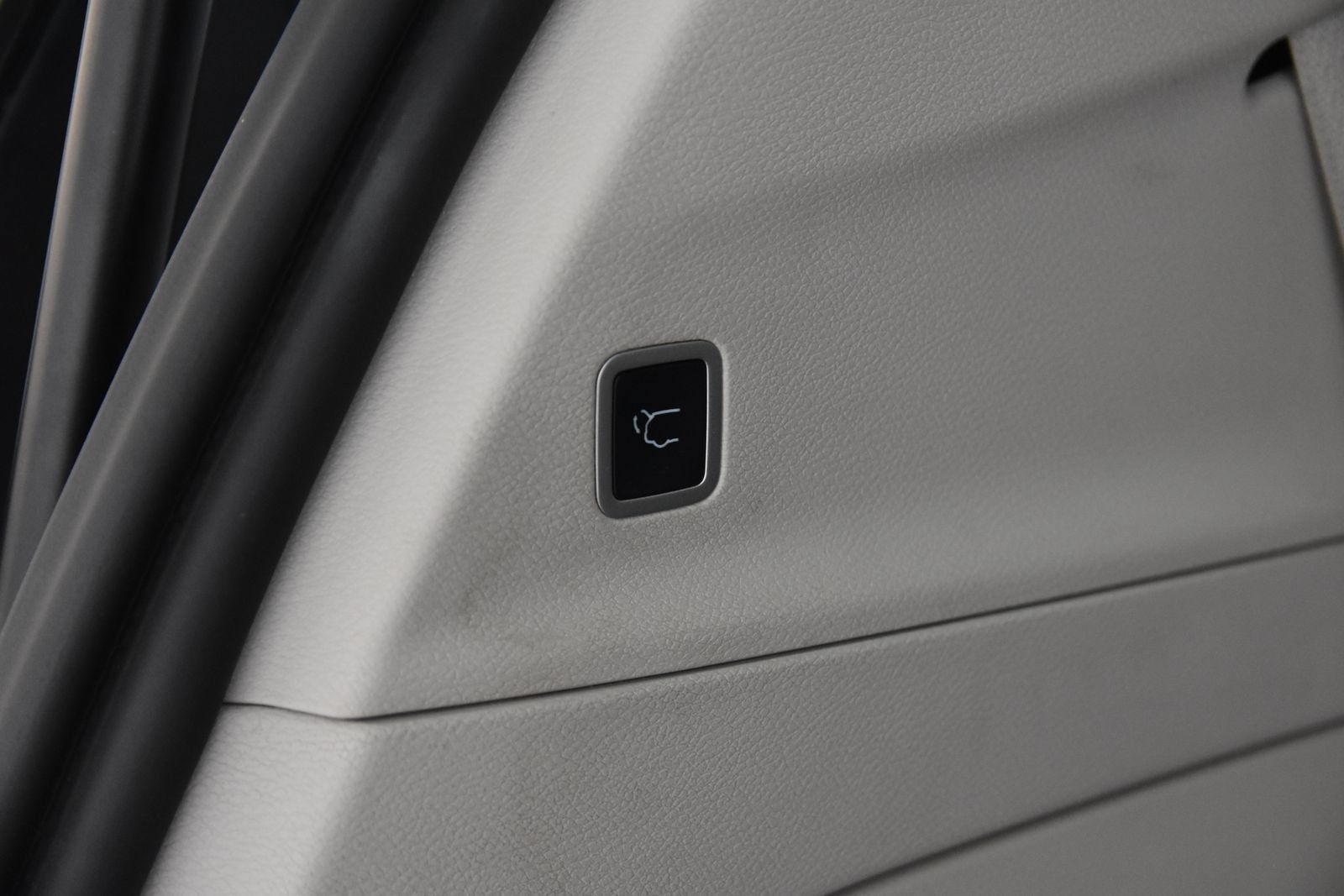 Used 2023 Chrysler Voyager LX FWD image 34