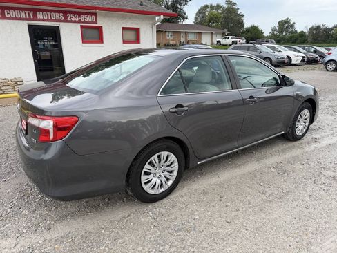 Used 2014 Toyota Camry LE FWD image 3