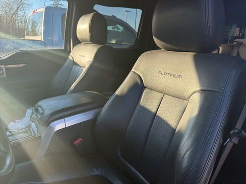 Used 2014 Ford F150 Platinum image 9