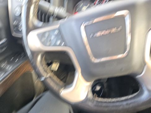 Used 2018 GMC Sierra 2500 Denali image 9