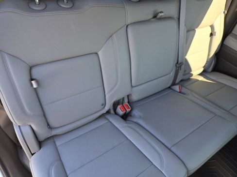 Used 2025 GMC Sierra 1500 SLT w/ SLT Convenience Package image 25