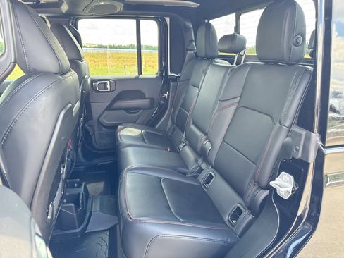 Used 2025 Jeep Gladiator Rubicon AWD/4WD image 22