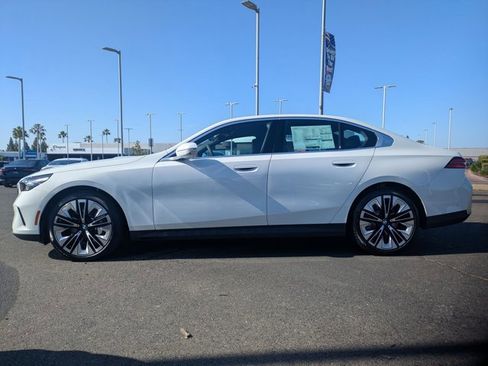 Used 2026 BMW 530i w/ Premium Package image 9