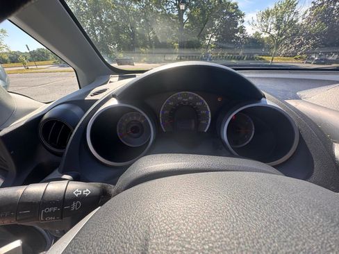 Used 2011 Honda Fit Sport image 22