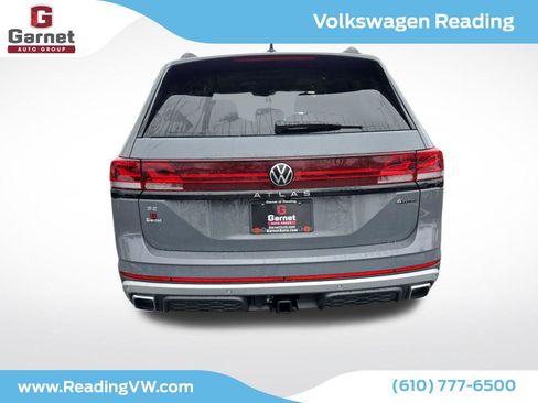 New 2026 Volkswagen Atlas Peak Edition image 4