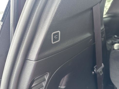 Used 2025 Chrysler Pacifica Select FWD image 13