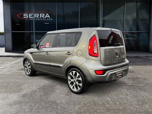 Used 2013 Kia Soul ! w/ Premium Pkg image 3