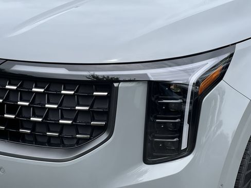 New 2026 Kia Carnival SX Prestige FWD image 13
