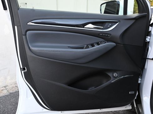 Used 2024 Buick Enclave Premium image 16