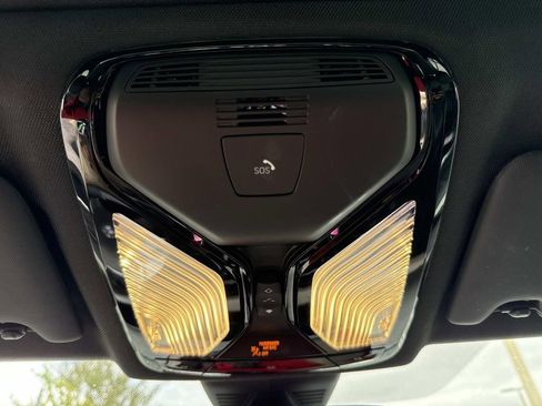 Used 2025 BMW 330i Sedan image 46