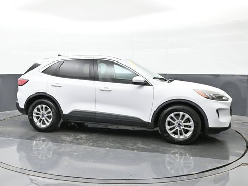 Used 2021 Ford Escape SE w/ Convenience Package FWD image 9