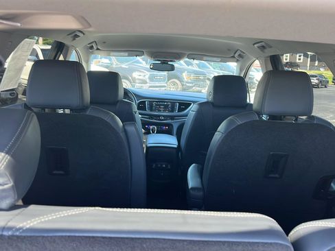 Used 2019 Buick Enclave Essence AWD/4WD image 26