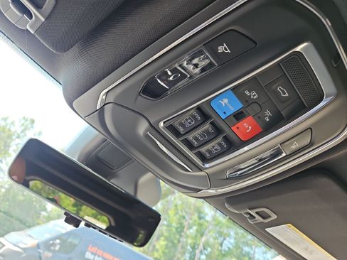 New 2026 Jeep Grand Cherokee Limited w/ Luxury Tech Group II AWD/4WD image 29