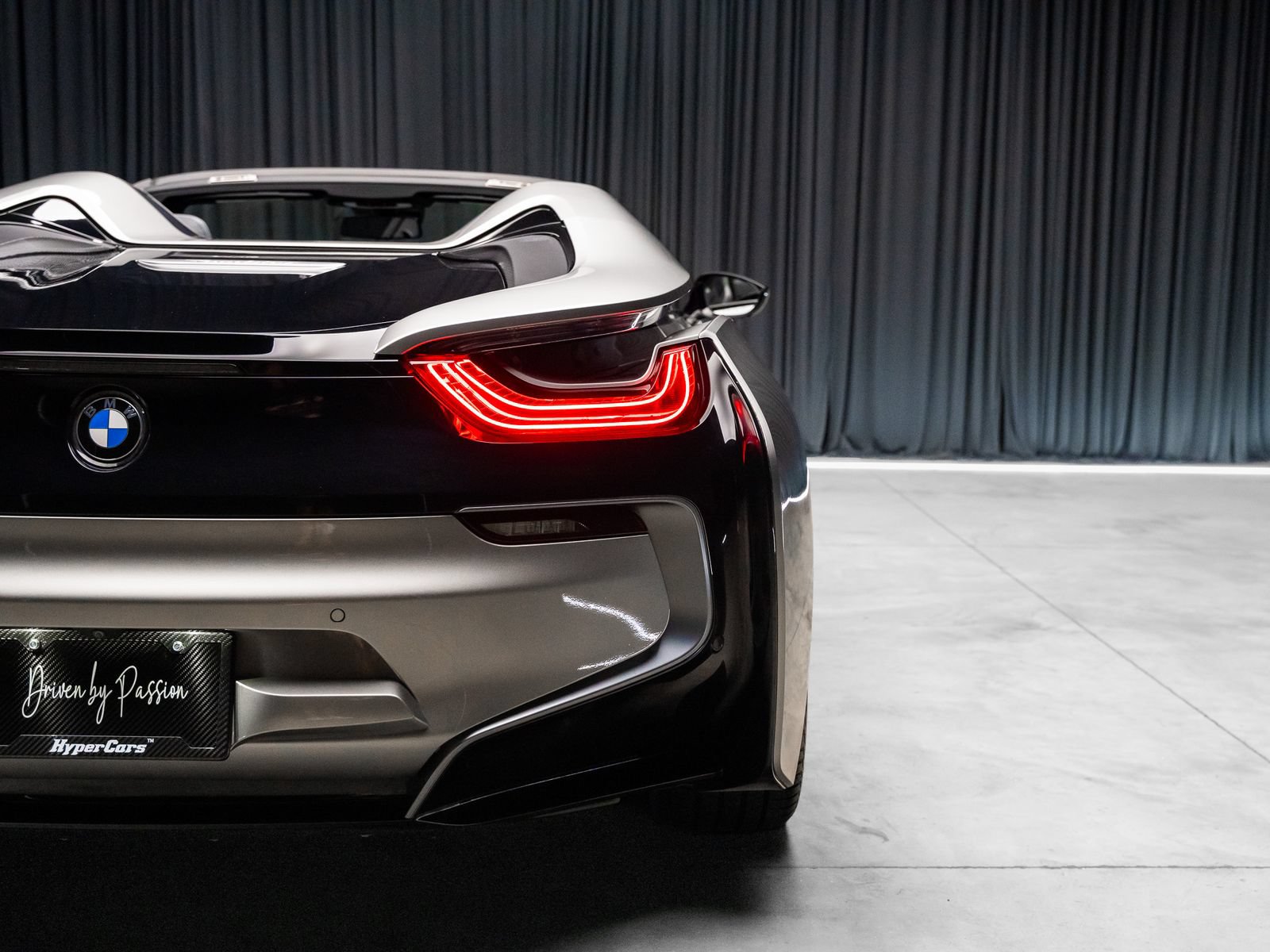 Used 2019 BMW i8 Roadster AWD/4WD image 37