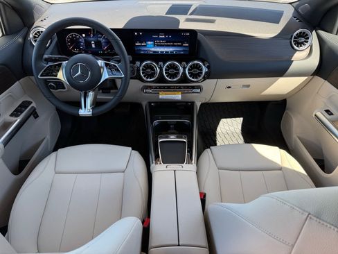 Used 2026 Mercedes-Benz GLA 250 4MATIC image 12