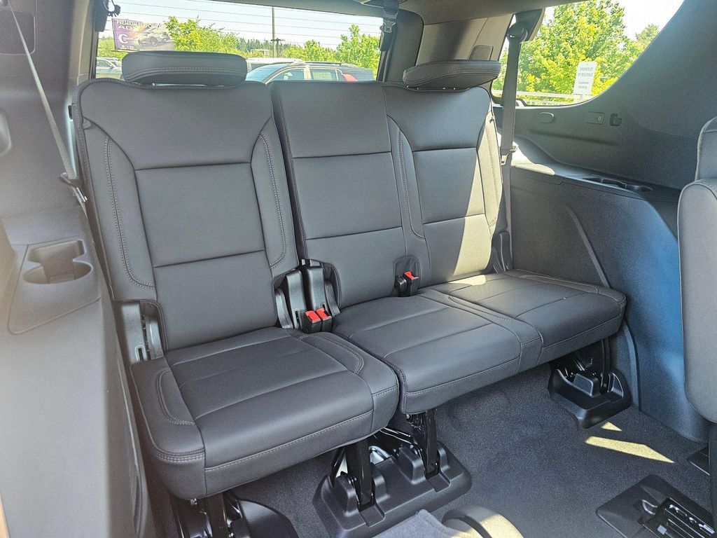 New 2026 Chevrolet Tahoe High Country AWD/4WD image 13