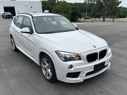 Used 2015 BMW X1 sDrive28i RWD image 2