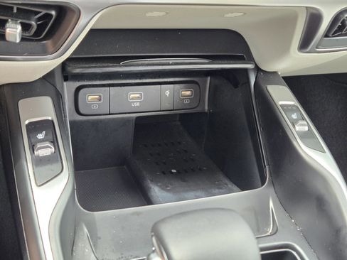 Used 2023 Kia Sorento S FWD image 26